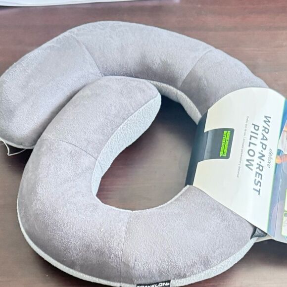 Travelon Deluxe Dark Gray/Light Gray Wrap N Rest Pillow Gray Neck Rest Pillow - Picture 9 of 12